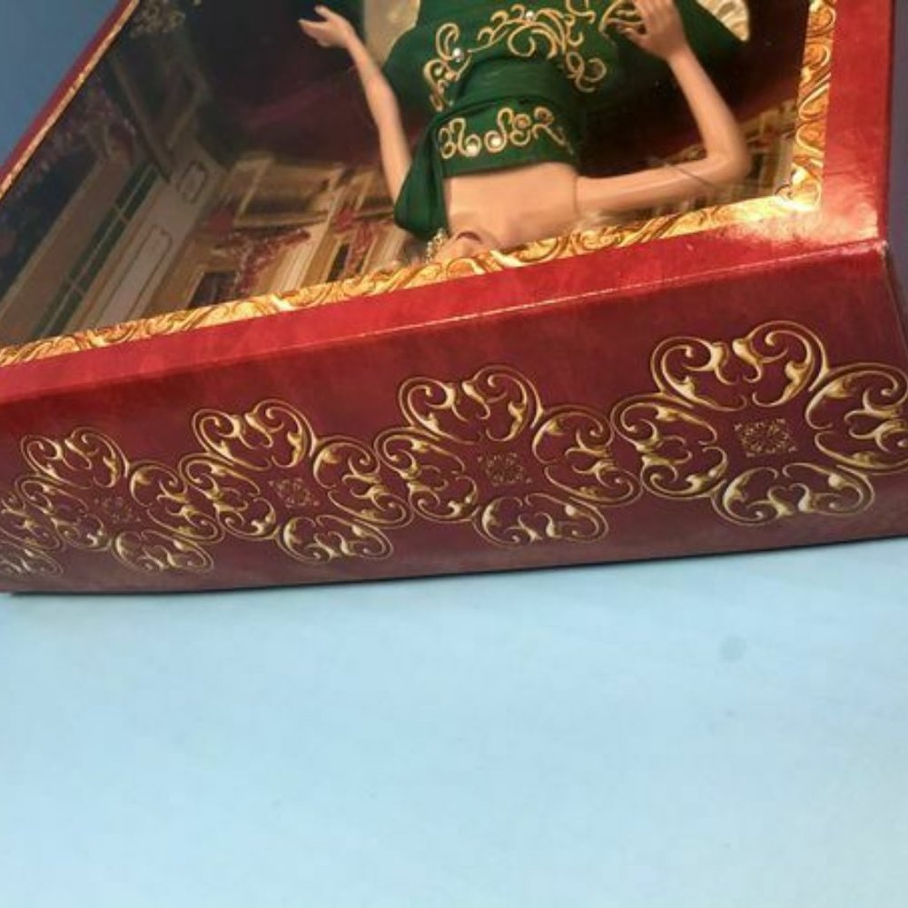 Mattel 2011 Holiday Barbie NRFB T7914 - Picture 5 of 5
